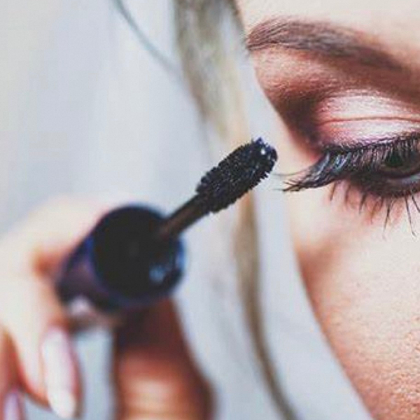 Mascara Shelf Life: When to Toss It Out