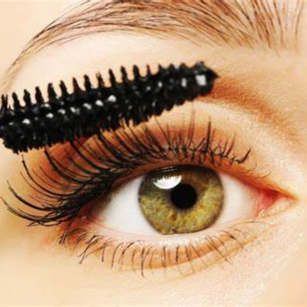 Unlock Healthier Lashes: Mascara Ingredient Insights