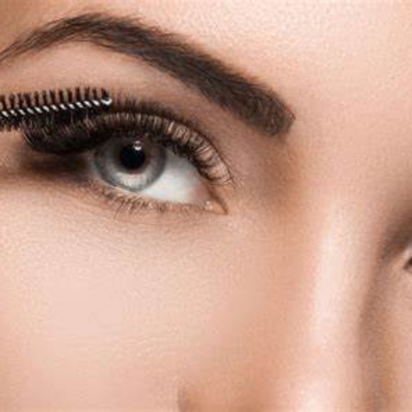 can you wear mascara with lash lift