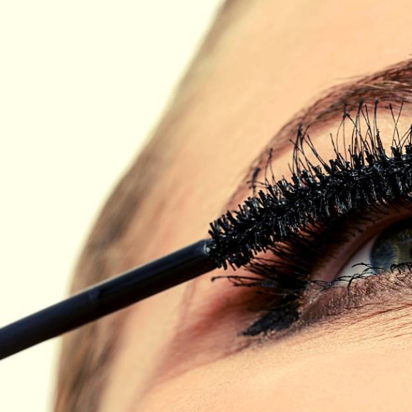 can you wear mascara with lash lift