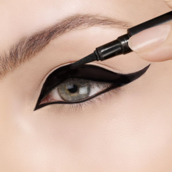 how to apply liquid eyeliner