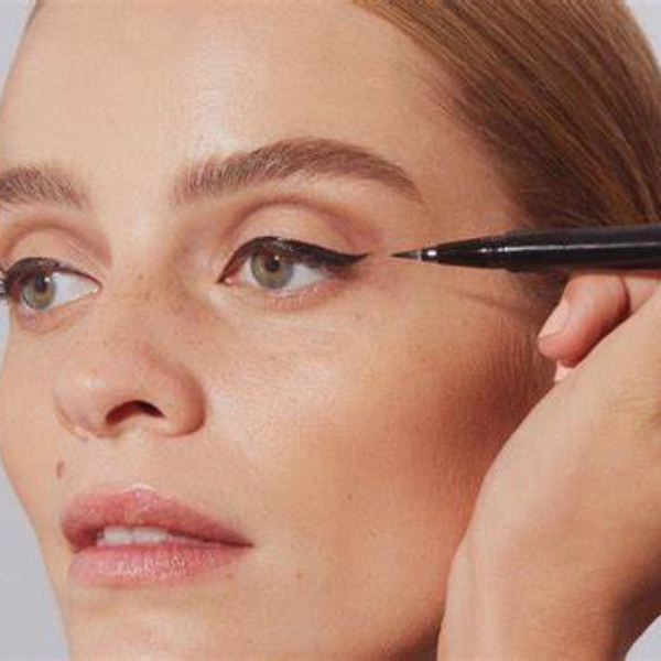 how to apply liquid eyeliner