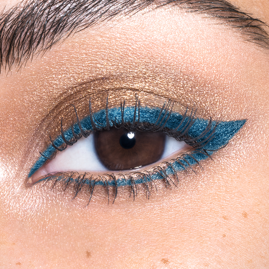 What is Eyeliner? A Complete Guide to Types, Techniques, and Trends