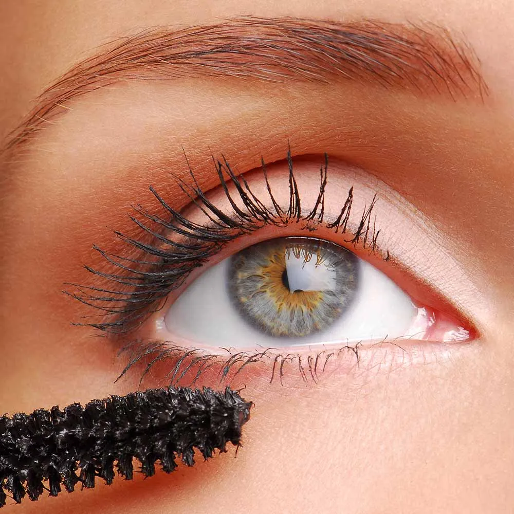 What to Use Instead of Mascara: Discover Effective Alternatives for Gorgeous Lashes